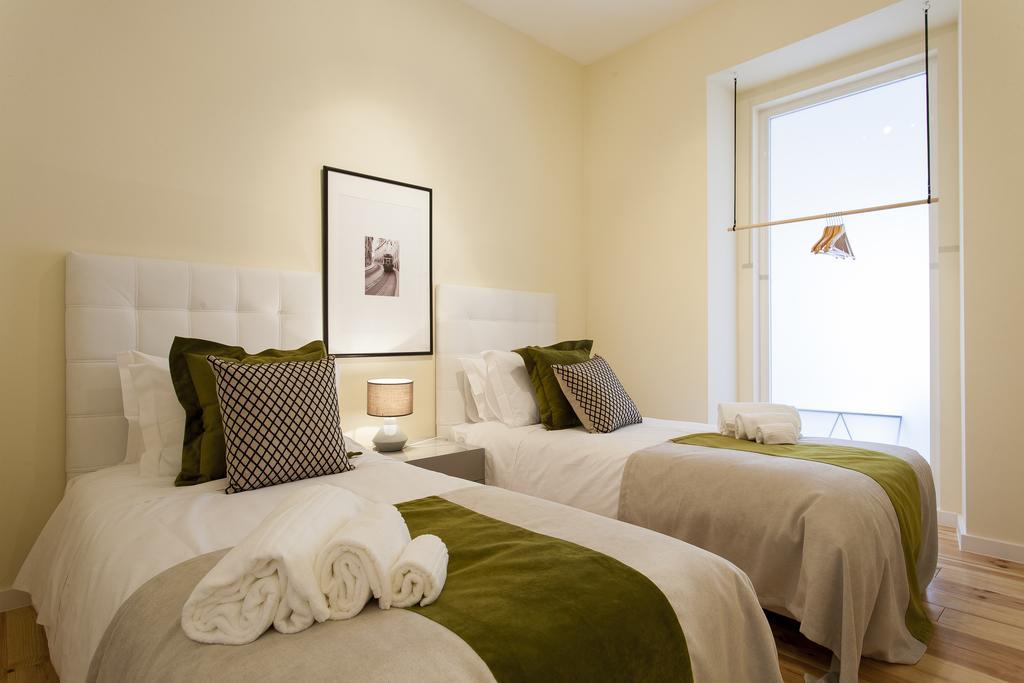 Joivy Graca Deluxe Apartments Lisbon Exterior photo